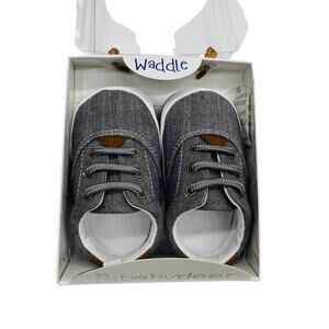 NWT Baby Deer Size 3 (6-9M) Gray Canvas Lace Up Soft Soles